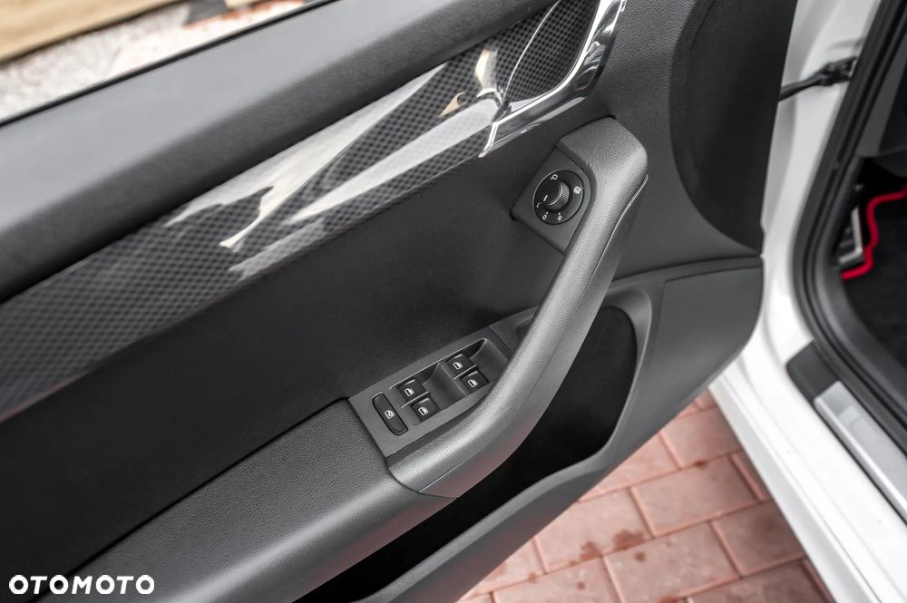 Skoda Octavia 2.0 TSI (Green tec) DSG RS - 26