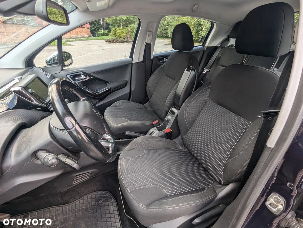 Peugeot 208 1.2 PureTech Allure - 23