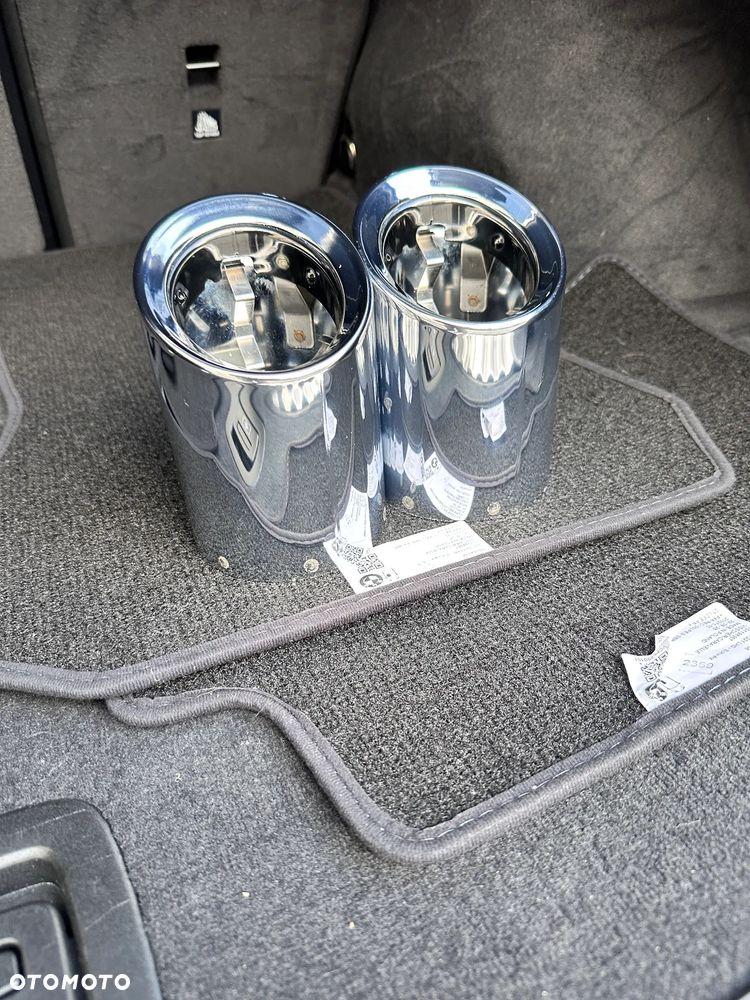 BMW G21 - Przedni Gril i Końcówki Wydechu - Oryginalne - 5