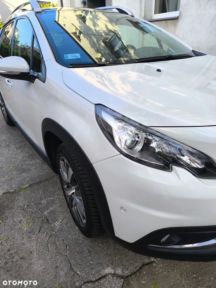 Peugeot 2008 1.2 Pure Tech Allure S&S EAT6 - 11