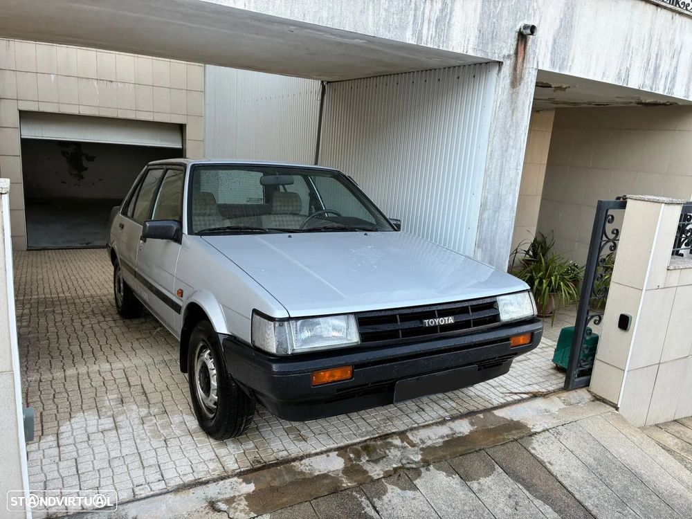 Toyota Corolla Sedan 1.3 Silver Line - 1