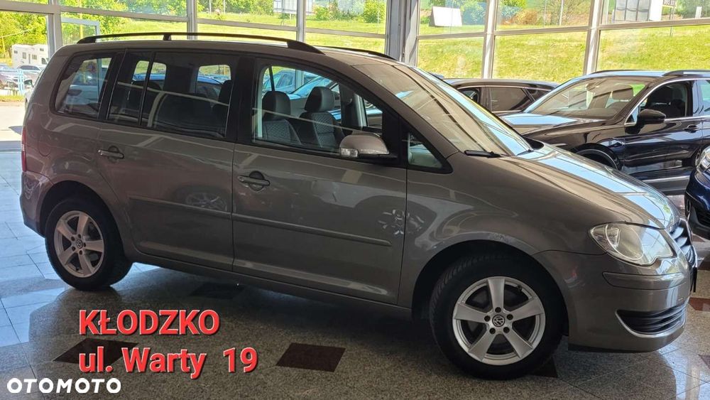 Volkswagen Touran - 11