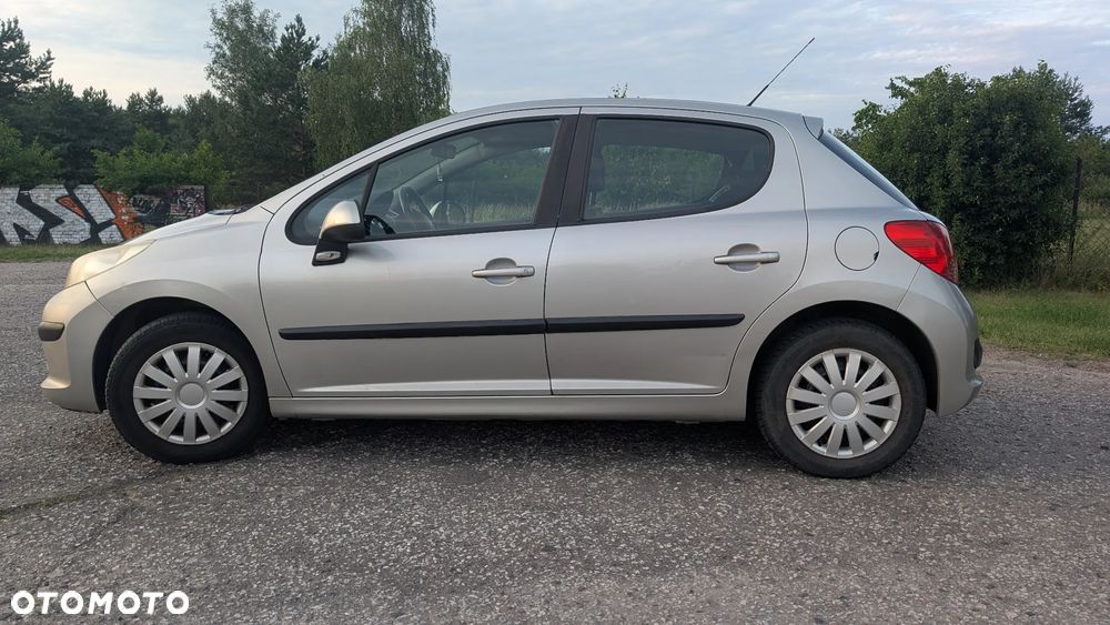 Peugeot 207 1.4 16V Trendy - 9