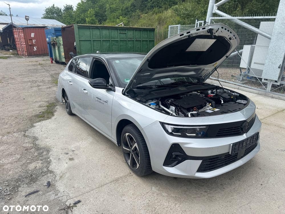 Opel Astra 1.5 D Automatik GS - 4