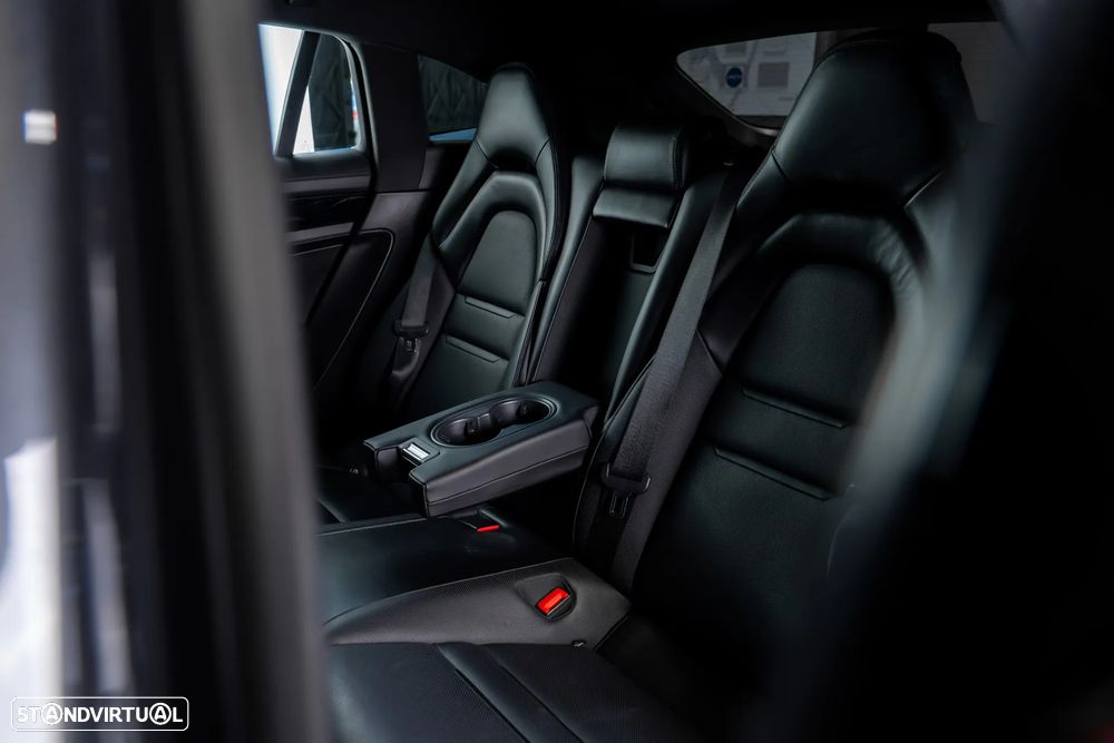 Porsche Panamera Sport Turismo - 33