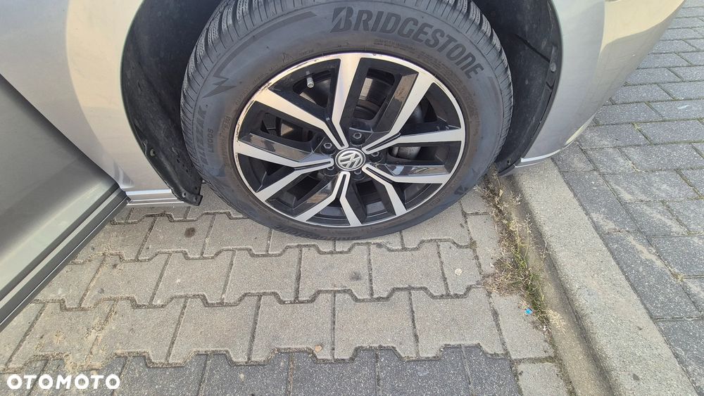 Volkswagen Passat - 16