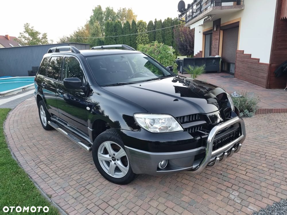 Mitsubishi Outlander 2.0 Intense DAKAR - 1