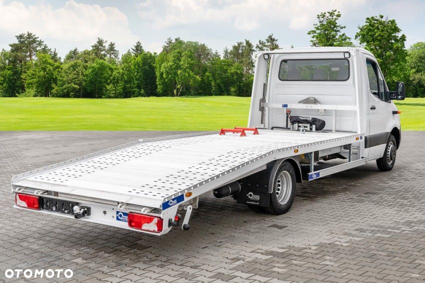 Mercedes-Benz Sprinter - 2
