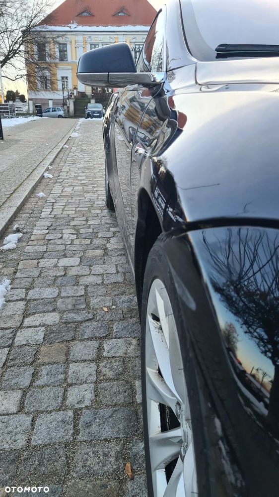 Tesla Model S - 18