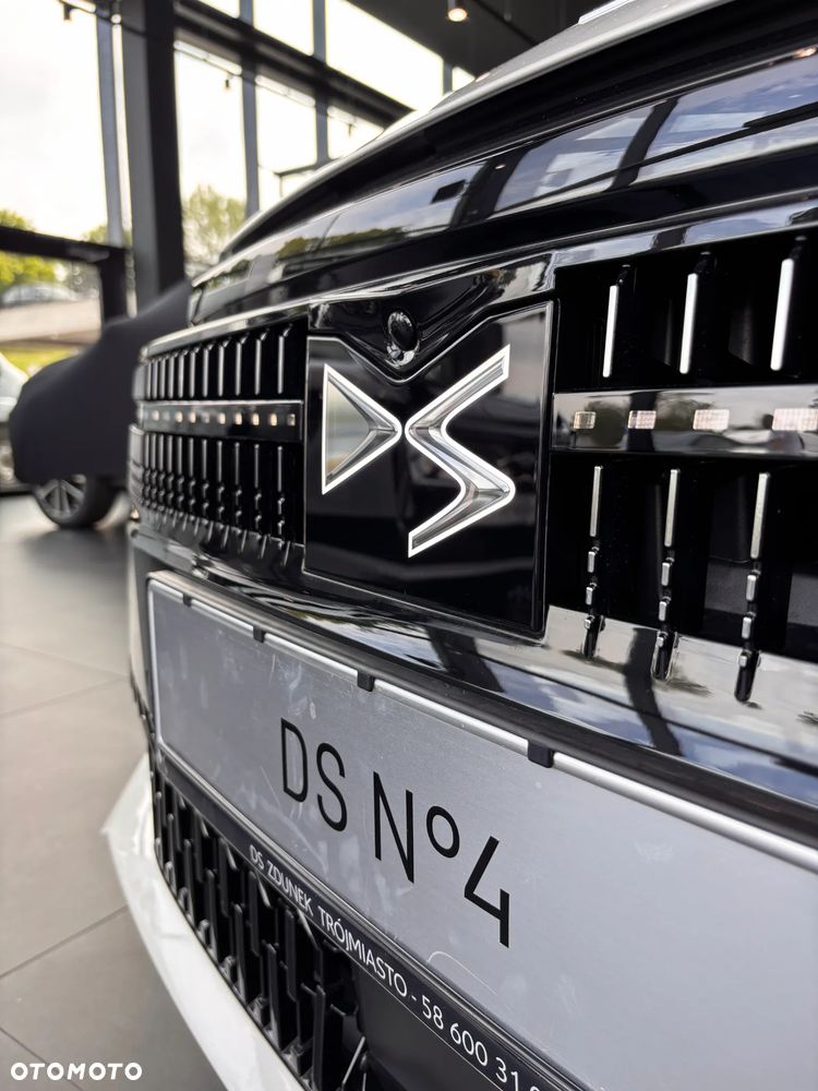 DS Automobiles N°4 1.2 mHEV Pallas eDCS6 - 4