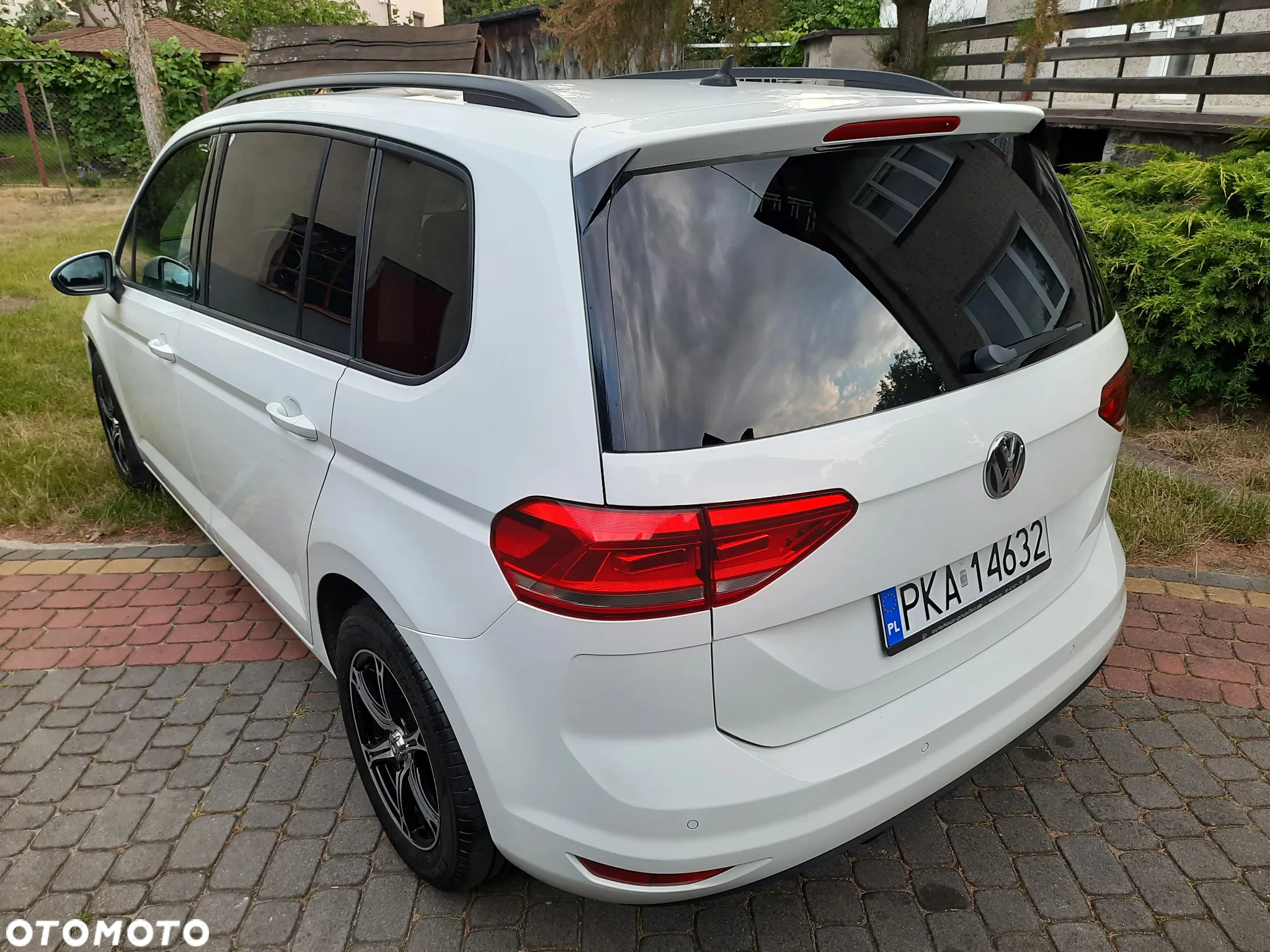 Volkswagen Touran 1.6 TDI BMT Comfortline - 8
