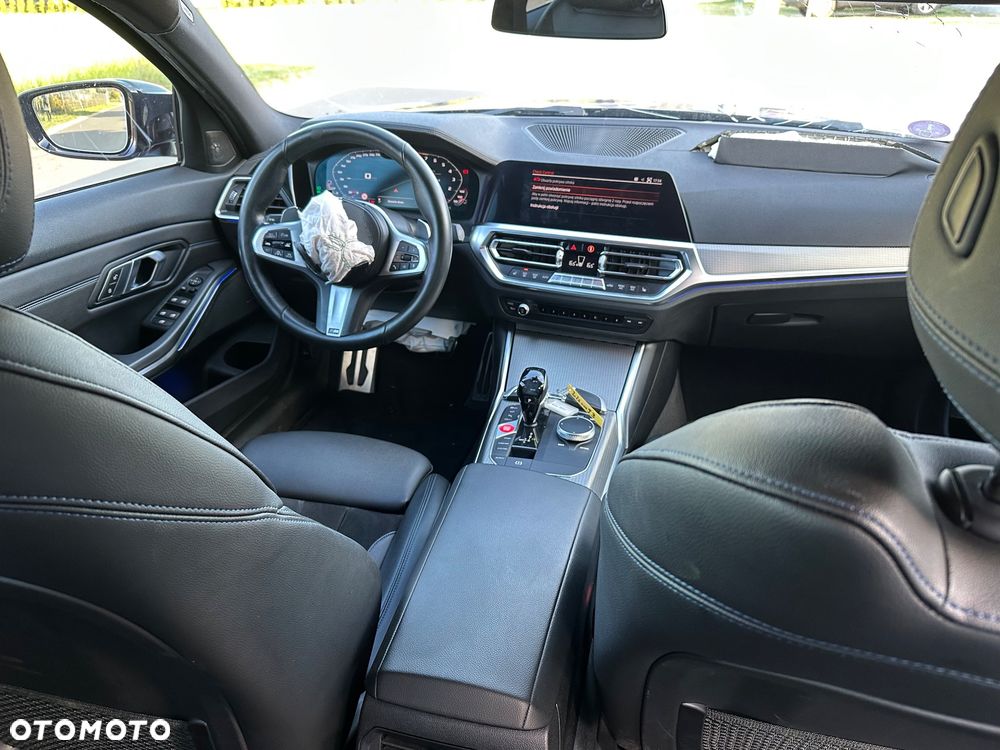 BMW Seria 3 330i M Sport - 22