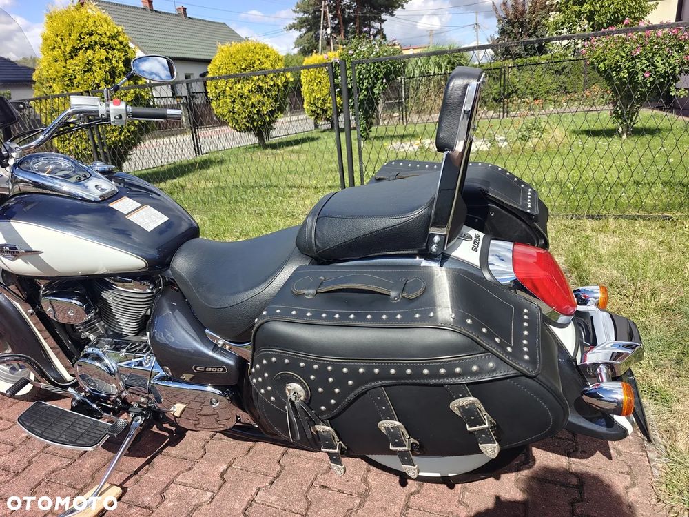 Suzuki Intruder - 18