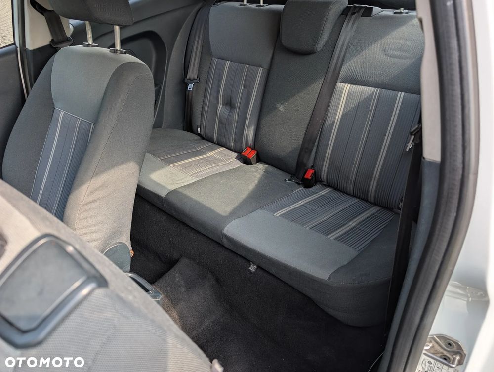 Ford Fiesta 1.4 TDCi Ambiente - 18