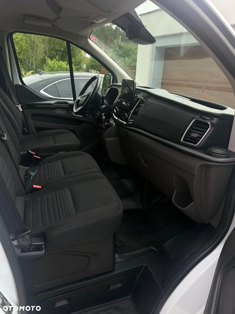 Ford TRANSIT CUSTOM - 8