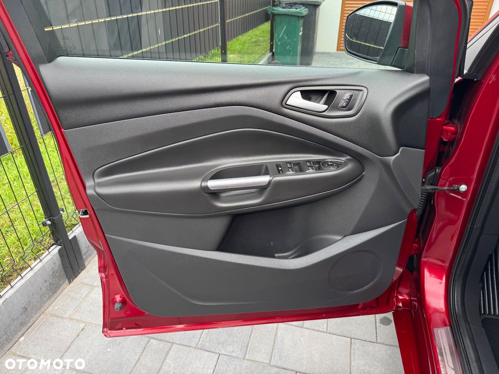 Ford Kuga 1.5 EcoBoost 2x4 ST-Line - 21