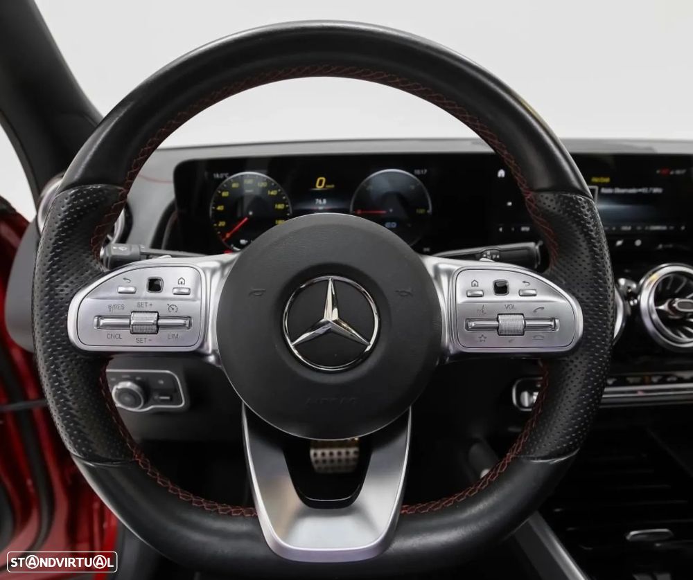 Mercedes-Benz EQB 300 4Matic AMG Line - 11