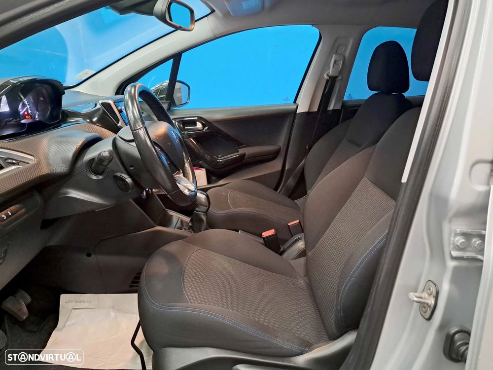 Peugeot 208 1.2 PureTech Style - 6