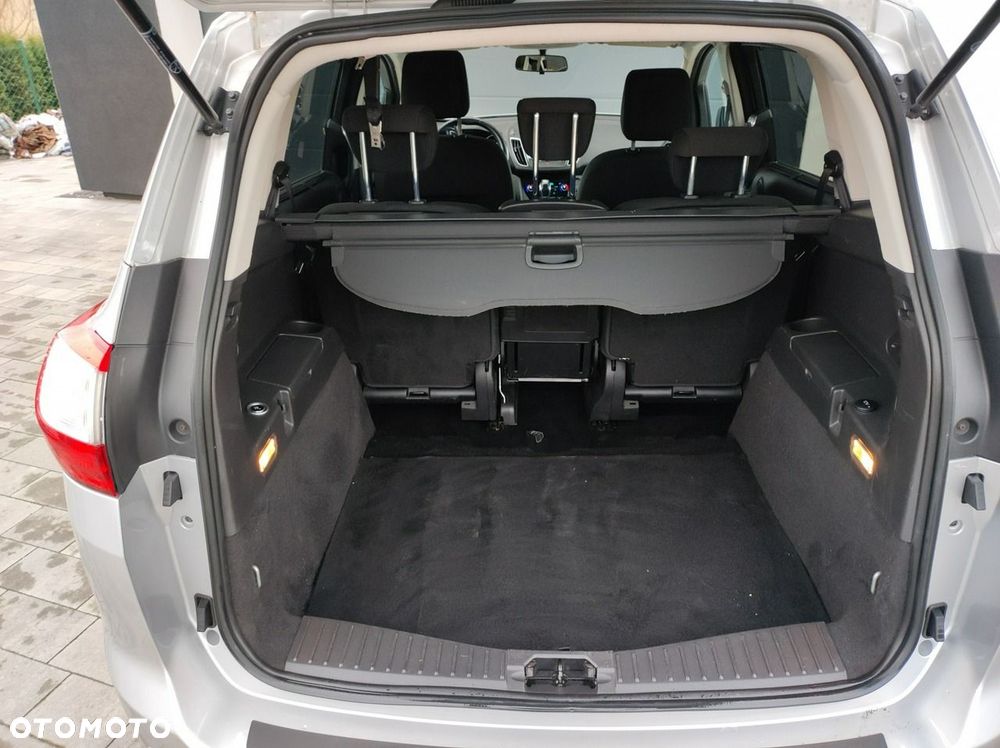 Ford Grand C-MAX - 11