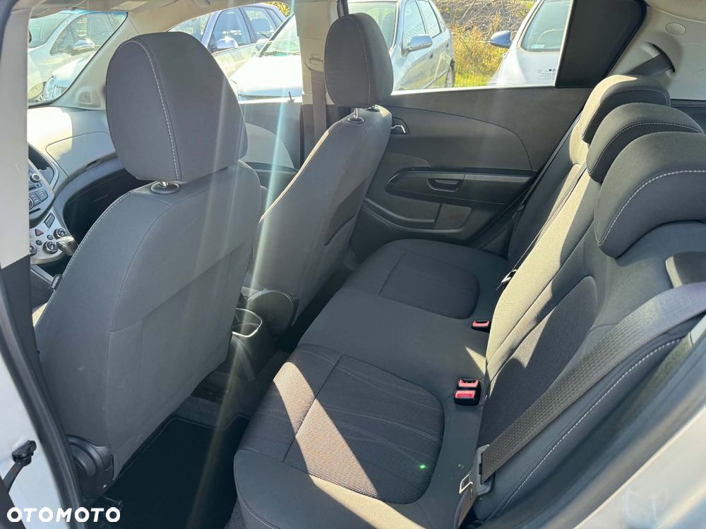 Chevrolet Aveo 1.6 LTZ - 18