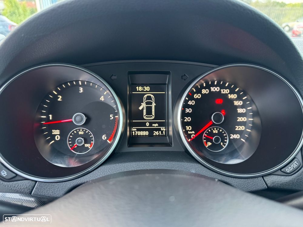 VW Golf 2.0 TDi Confortline - 21