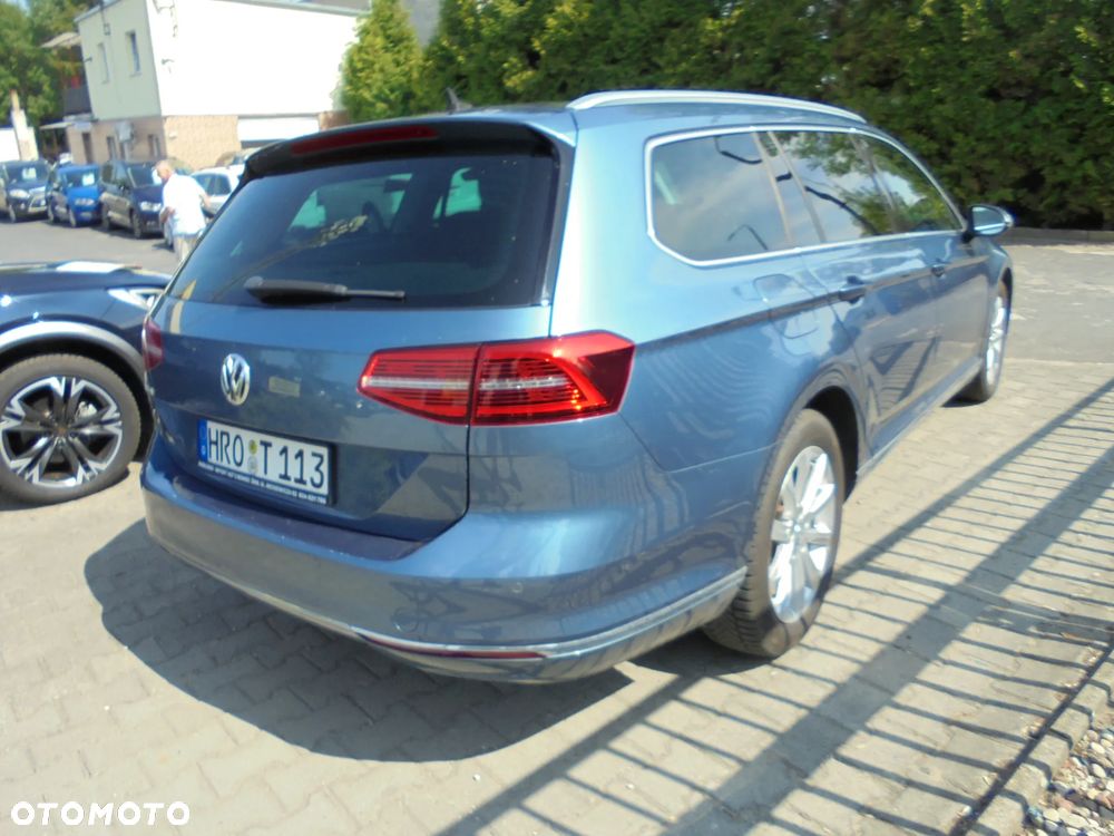 Volkswagen Passat Variant 2.0 TDI SCR BlueMotion Highline - 5