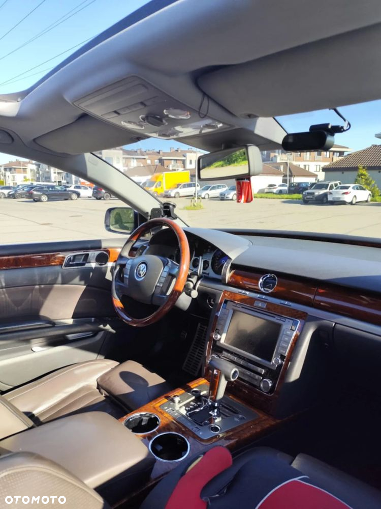 Volkswagen Phaeton - 29