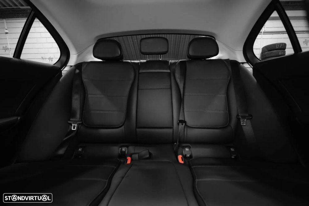 Mercedes-Benz C 300 e 9G-TRONIC Avantgarde Advanced - 12