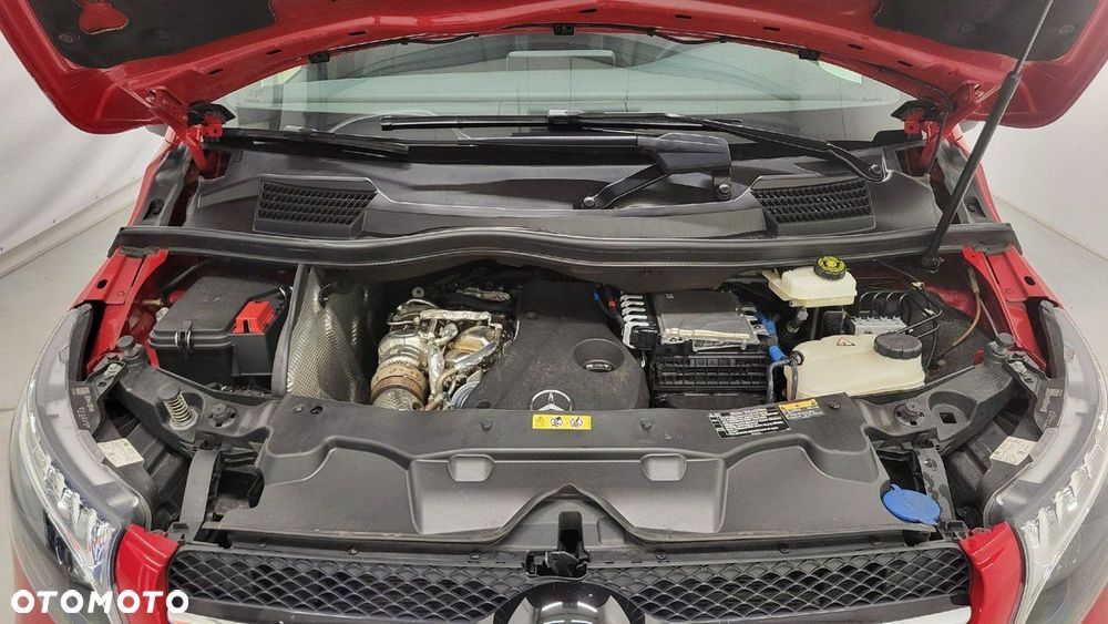 Mercedes-Benz Klasa V - 23