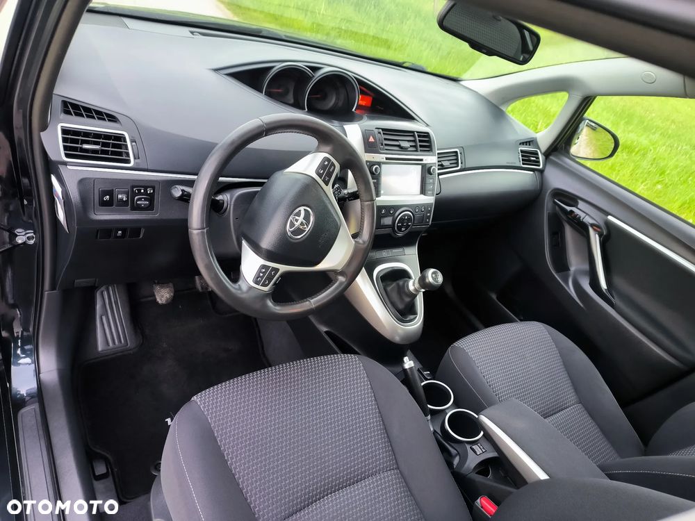 Toyota Verso - 25