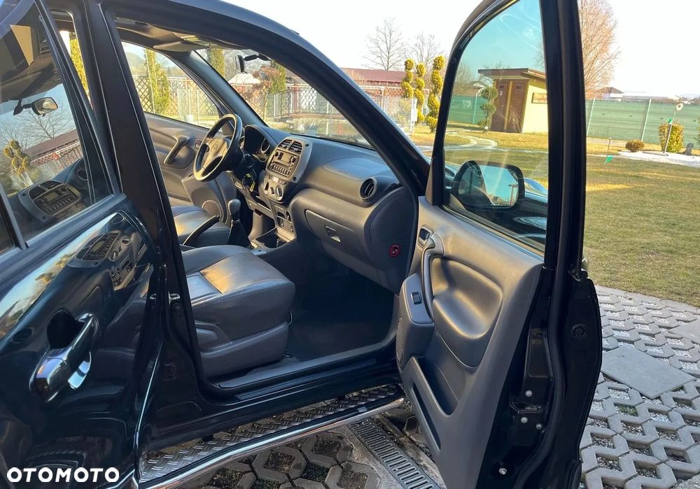 Toyota RAV4 2.0 VVT-i Luna - 2