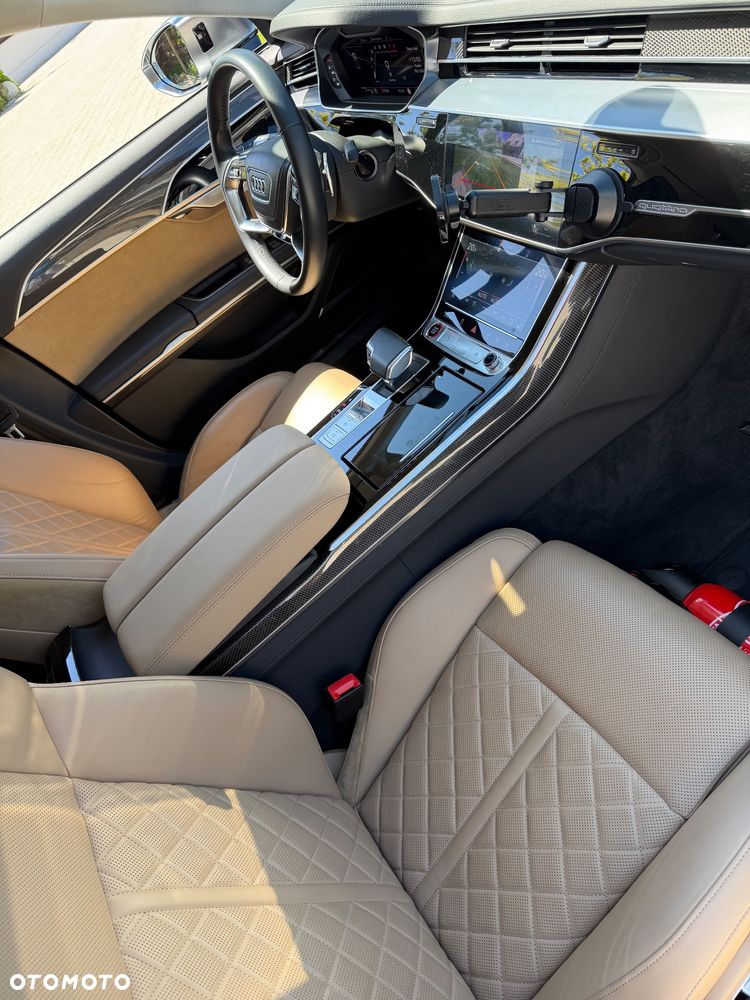 Audi S8 - 9