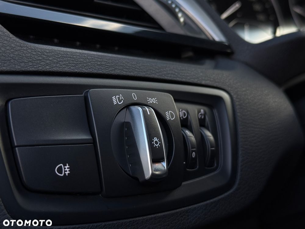 BMW X1 sDrive18i Advantage - 20