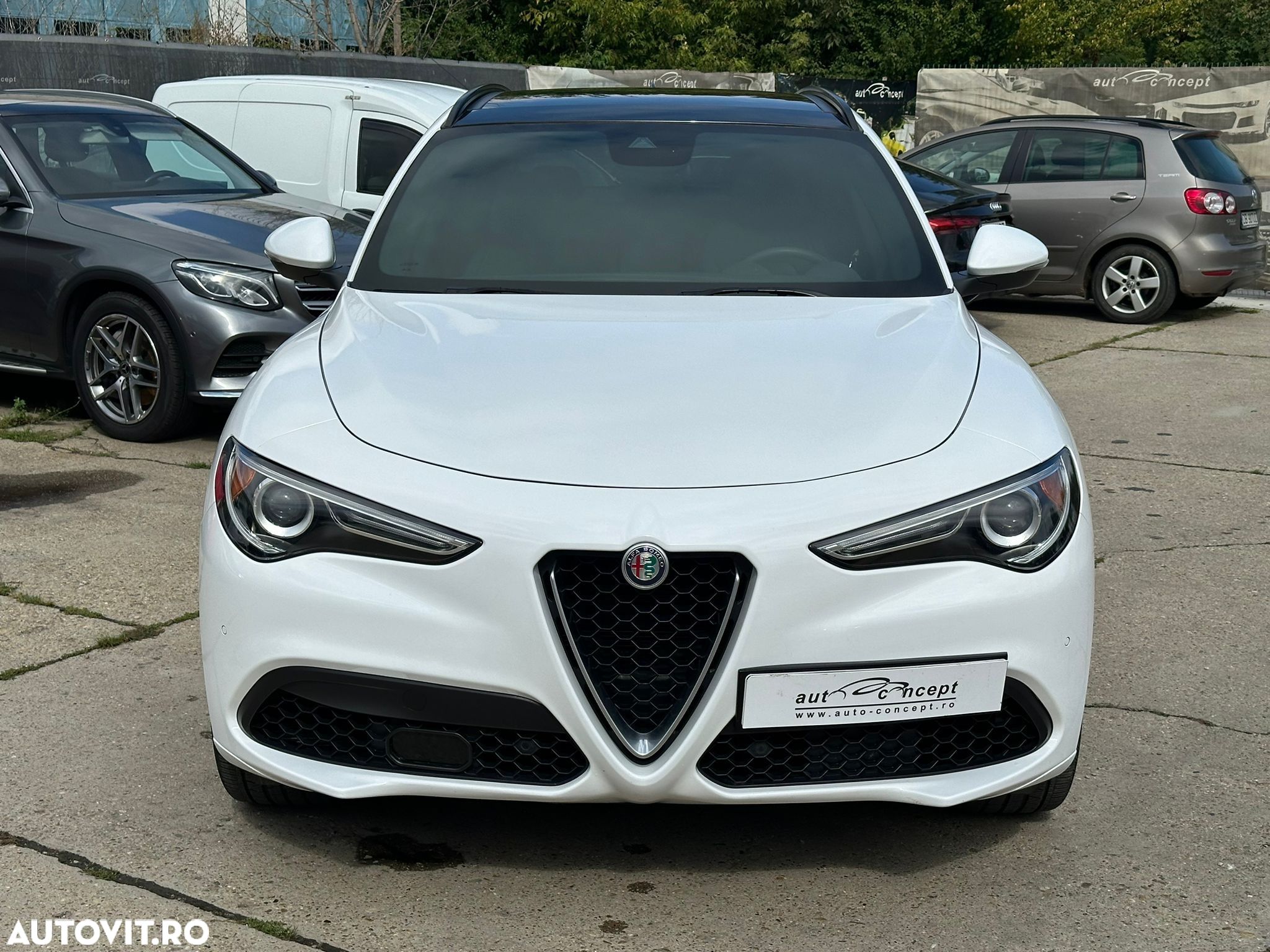 Alfa Romeo Stelvio - 1