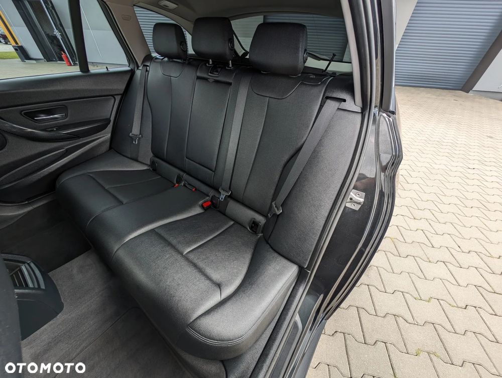 BMW Seria 3 318d Edition Luxury Line Purity - 37