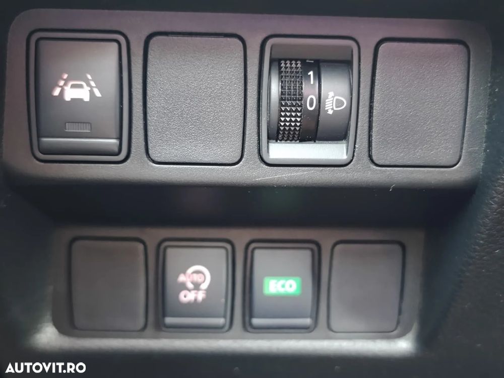 Nissan Qashqai 1.3 l MHEV X-Tronic 4WD N-Connecta - 26