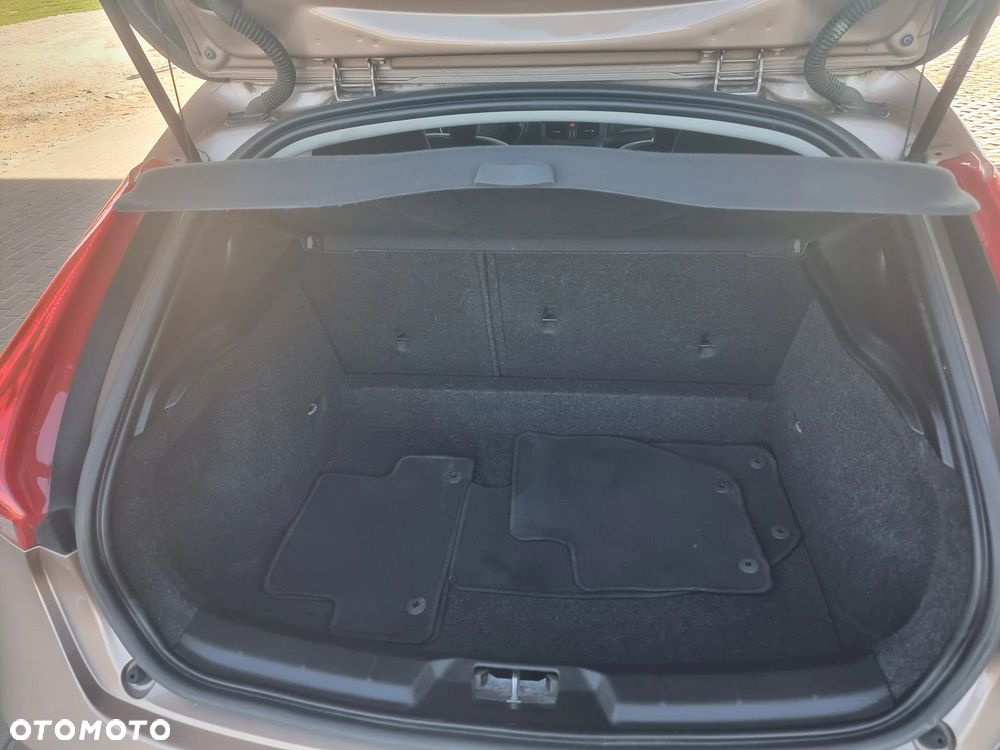 Volvo V40 D3 Geartronic - 12