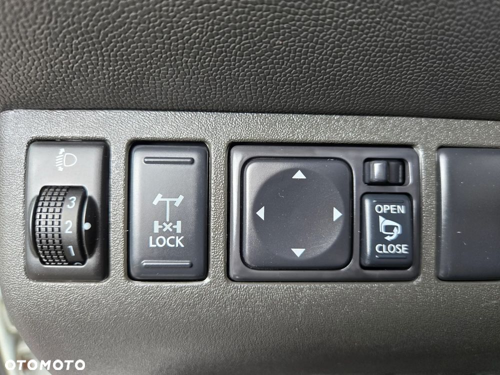 Nissan Navara DPF Autm LB Platinum - 15