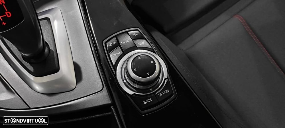 BMW 318 d Auto Line Sport - 40