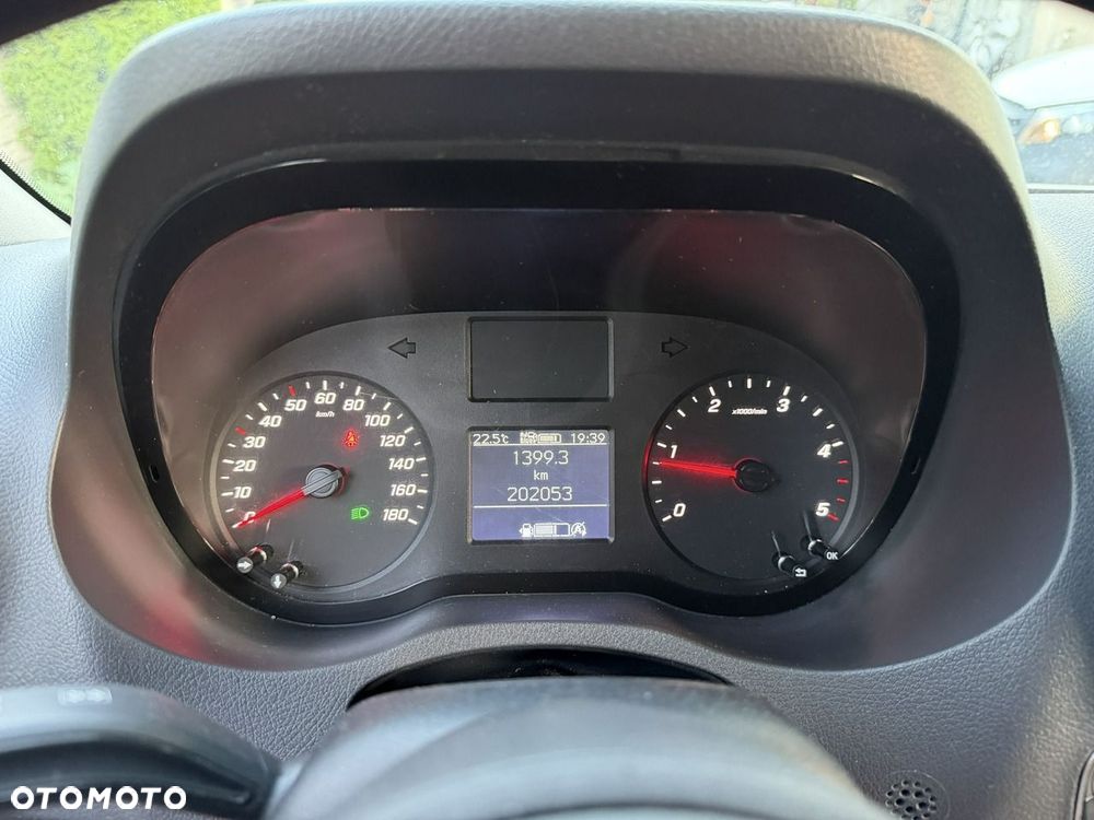 Mercedes-Benz Sprinter - 28