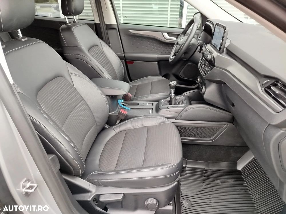 Ford Kuga - 37