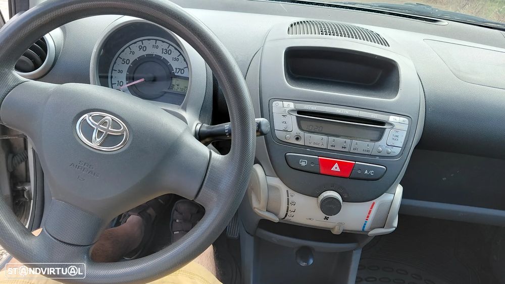 Toyota Aygo 1.0 + AC - 5