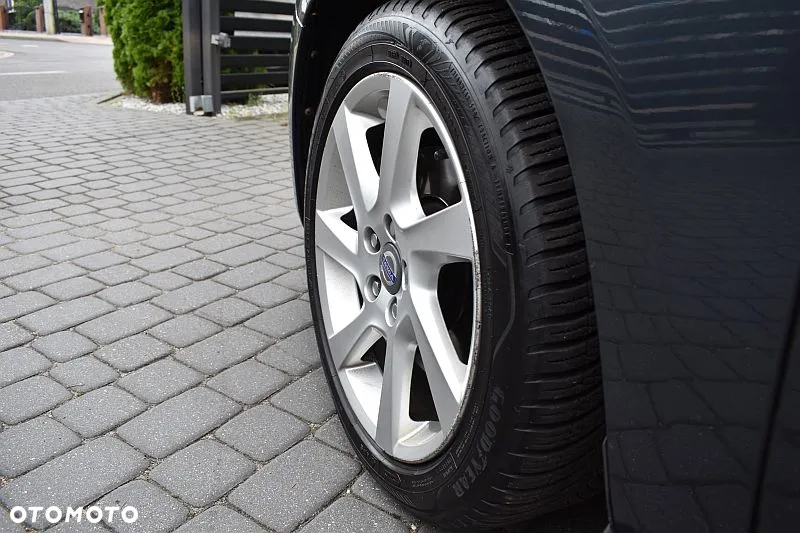 Volvo V60 D4 Momentum - 32