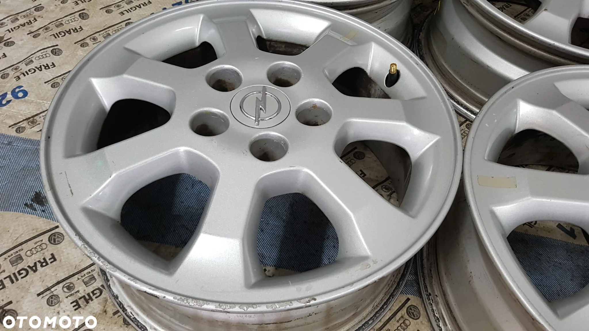FELGI ALU ORYGINAŁ  OPEL ASTRA ZAFIRA MERIVA COMBO 5X110  6jx15 ET43 - 5
