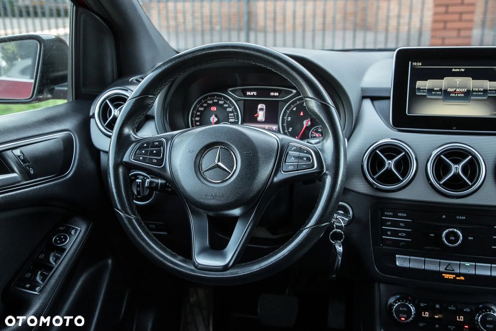 Mercedes-Benz Klasa B 180 7G-DCT AMG Line - 17