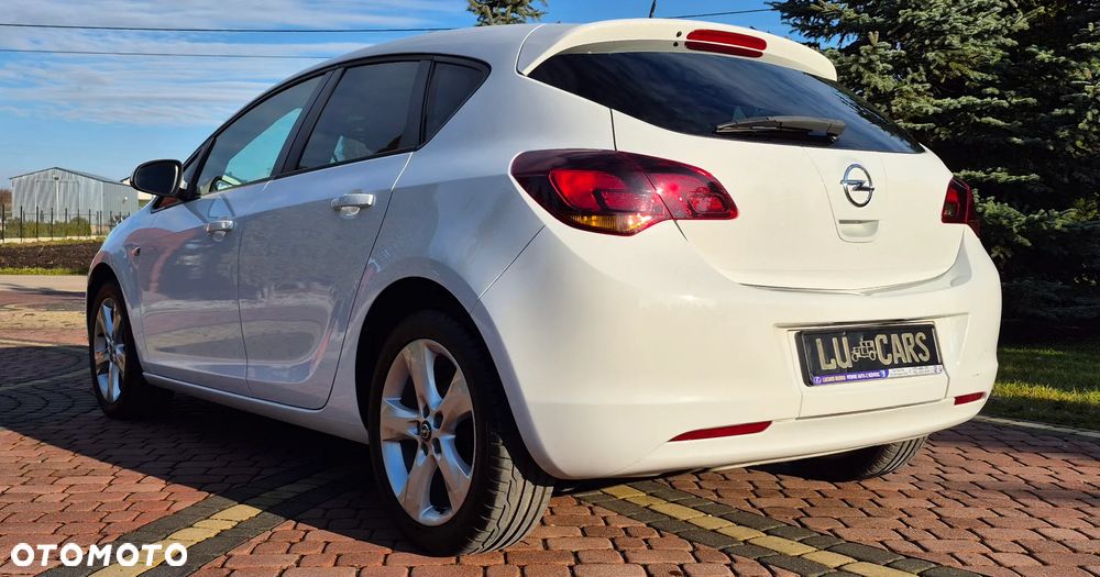 Opel Astra 1.4 ecoFLEX Cosmo - 27