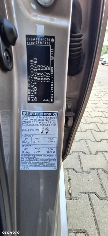Toyota Auris 1.8 Executive - 7