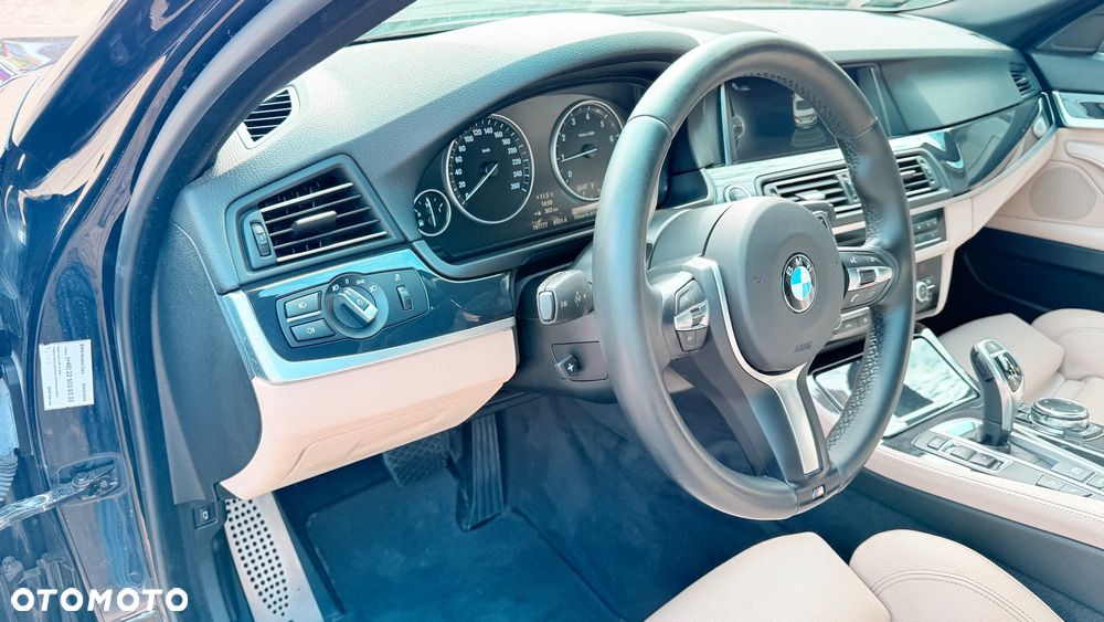 BMW Seria 5 528i xDrive Sport-Aut Luxury Line - 13