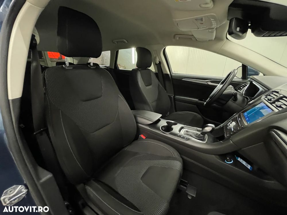 Ford Mondeo 2.0 HEV Titanium - 11