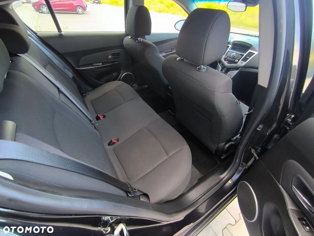 Chevrolet Cruze 1.6 LS - 21